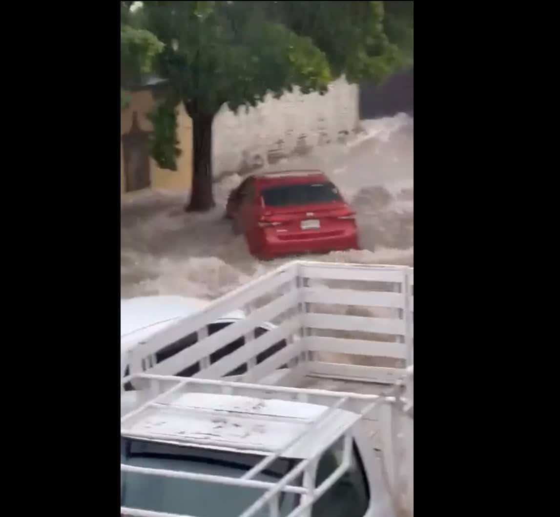 Forti piogge torrenziali a Colima, in Messico. Video meteo