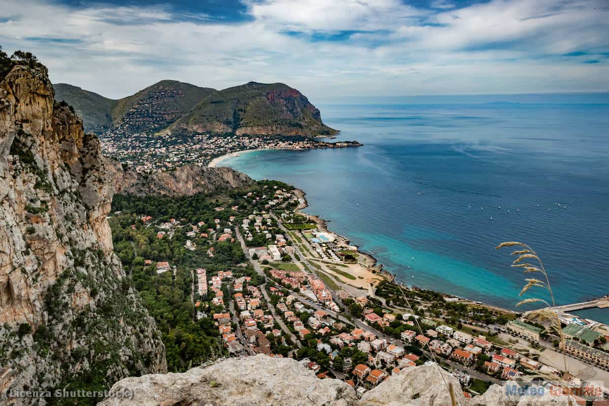 Meteo PALERMO: scirocco, temperature elevate, ma rischio temporale
