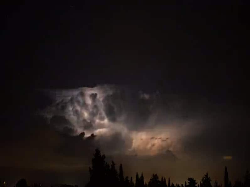Impressionante Tempesta di fulmini a Maiorca, Spagna. Video meteo.