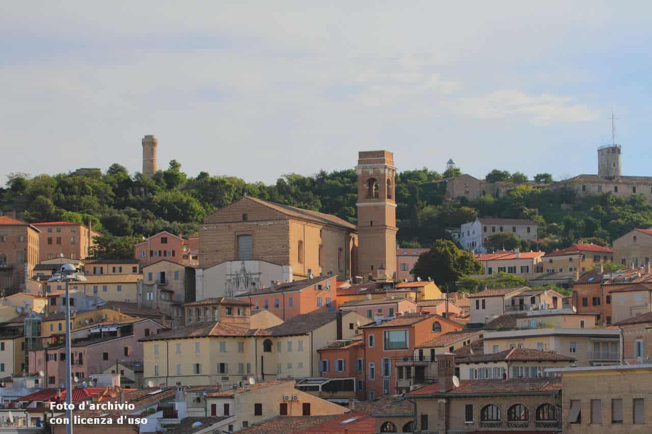 Meteo ANCONA: generalmente molte nubi, piogge. Abbassamento della temperatura