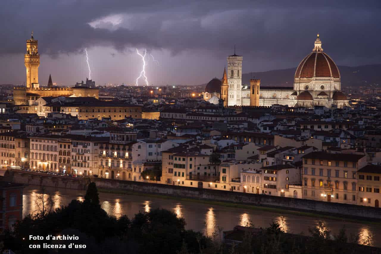 Meteo FIRENZE: peggiora con piogge e rischio temporale. Abbassamento della temperatura