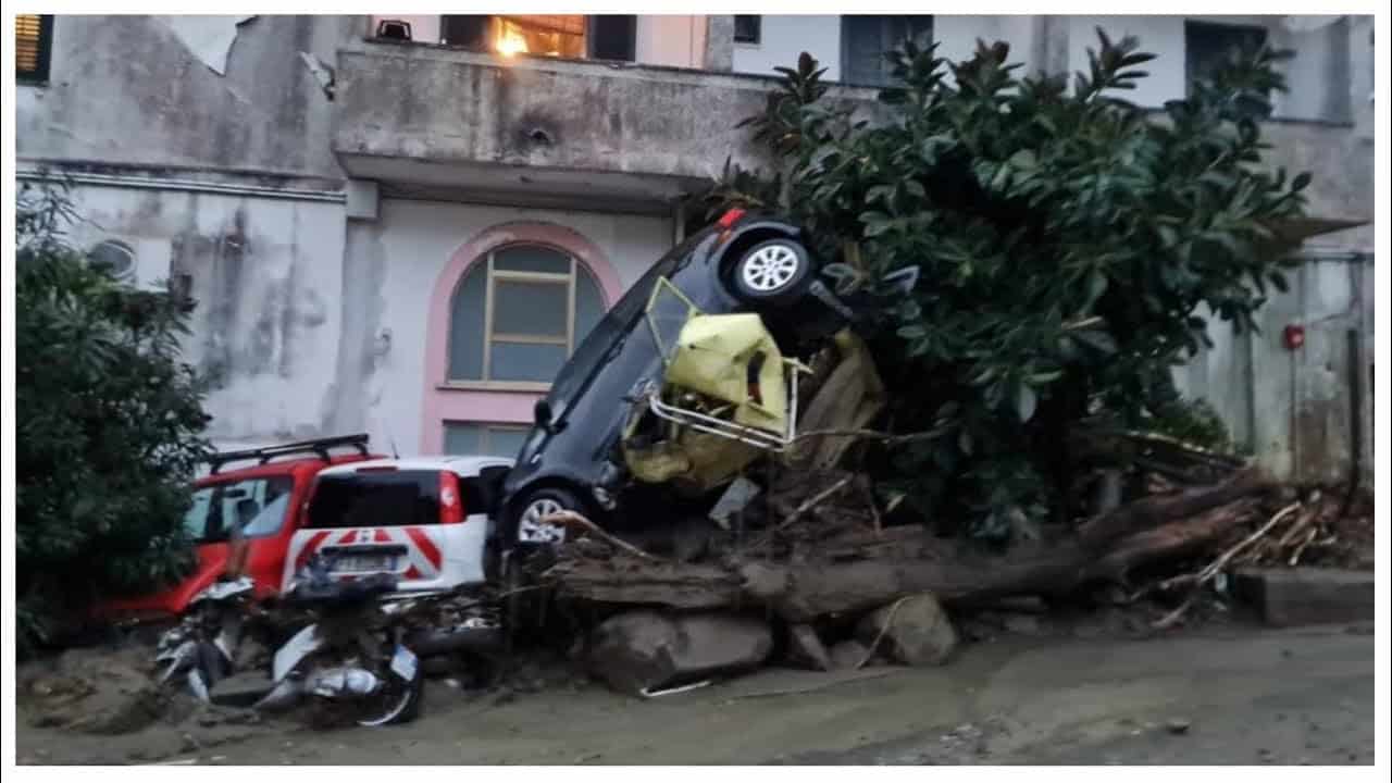 Ischia, oltre una decina i dispersi per la frana dovuta all’alluvione lampo. Video meteo