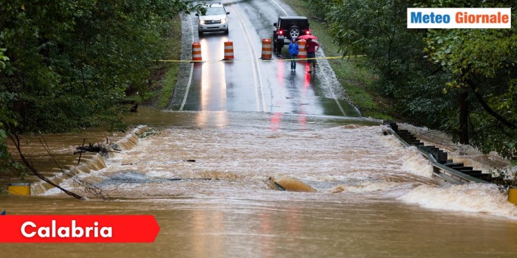 Meteo Calabria, alluvione lampo. Disagi, allagamenti straripamenti di fiumi