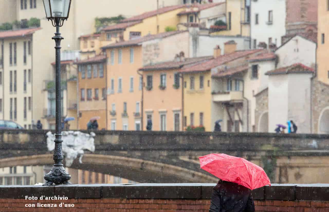 Meteo FIRENZE. Piovaschi e qualche temporale, poi cambiamento