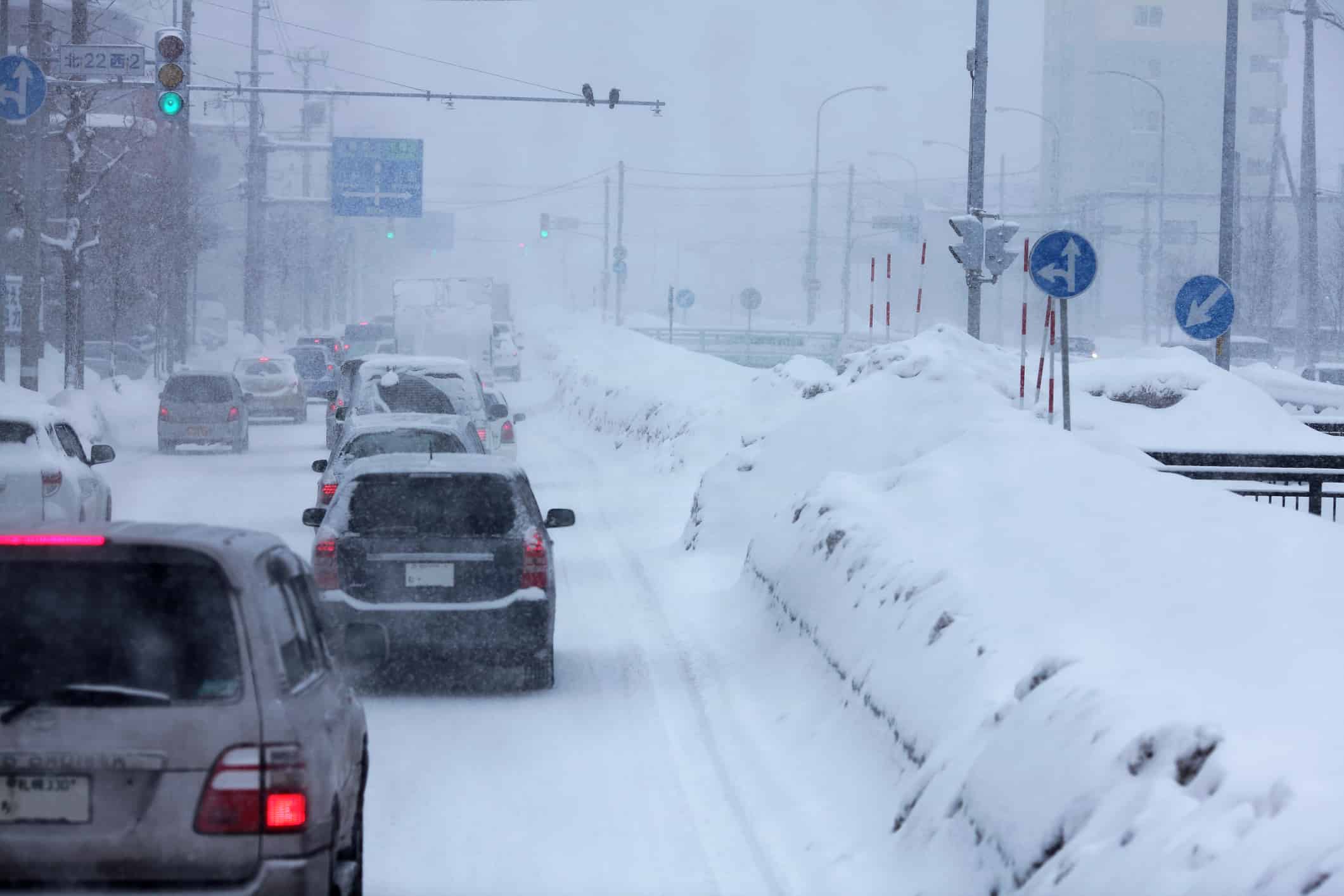 Meteo: tempeste di neve negli USA e Mar Nero