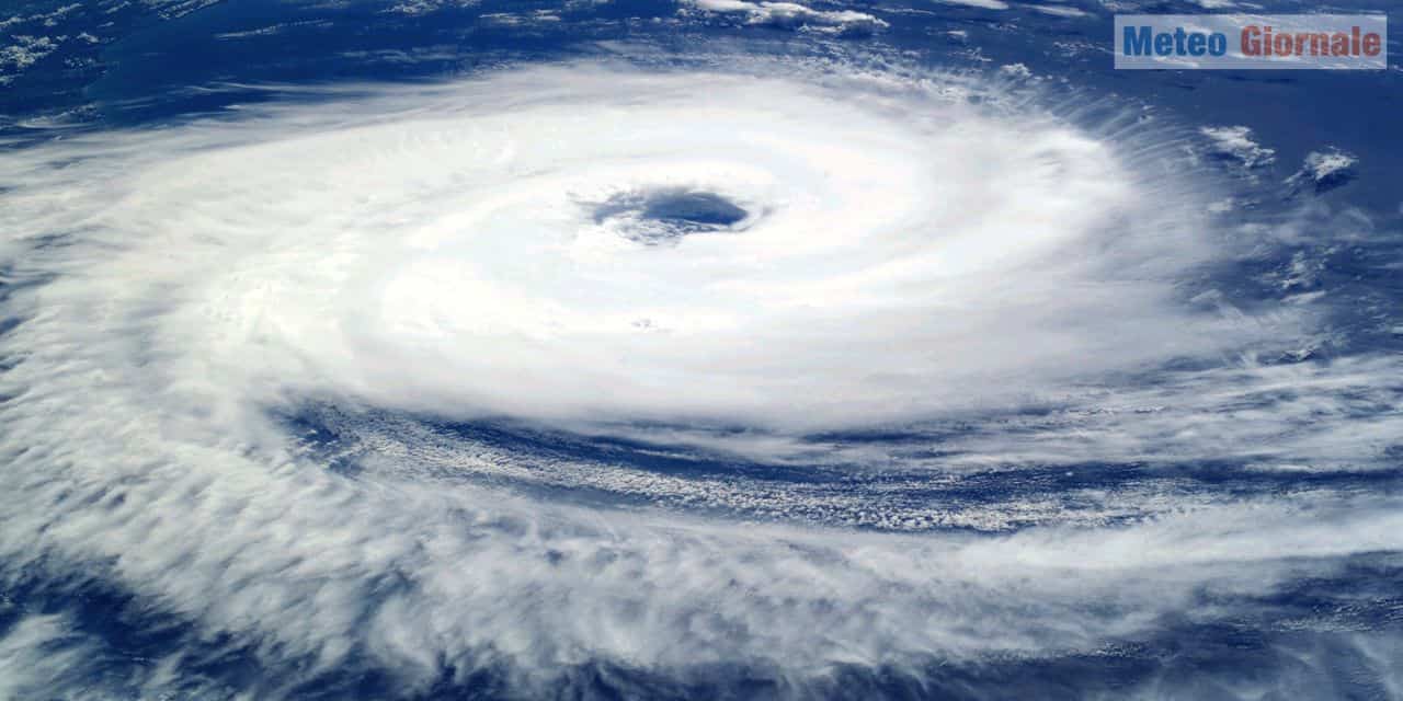 Meteo: in Nuova Zelanda, Auckland si è fermata per il ciclone tropicale
