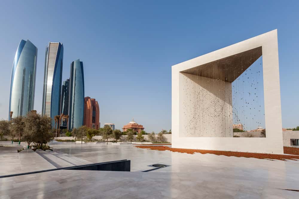Viaggio a Abu Dhabi: la guida definitiva per una vacanza futuristica