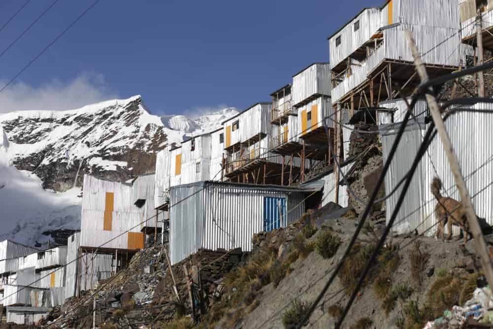 Viaggio estremo a La Rinconada: un’avventura mozzafiato nel villaggio più alto del mondo tra oro e sfide estreme