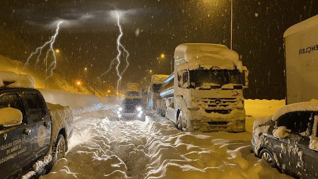 Meteo peggio che in pieno Inverno. Come mai. Video
