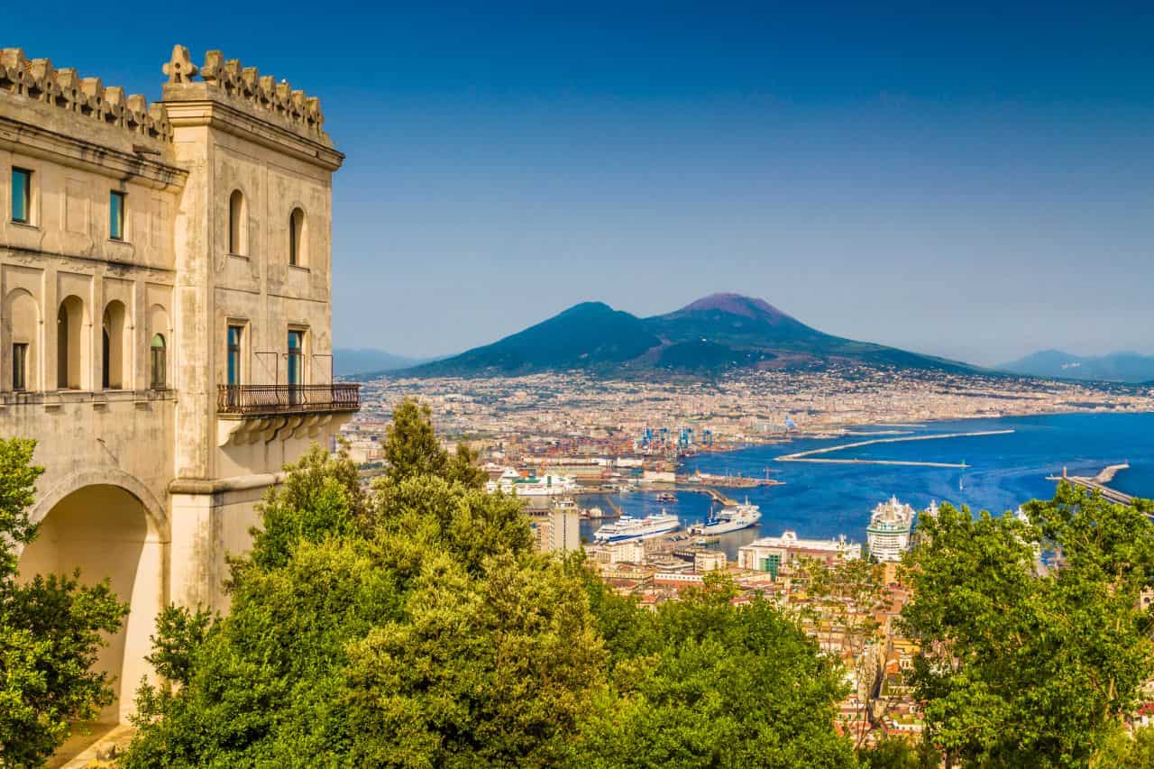 Meteo di Aprile a Napoli: temperature in aumento tra un via vai di perturbazioni