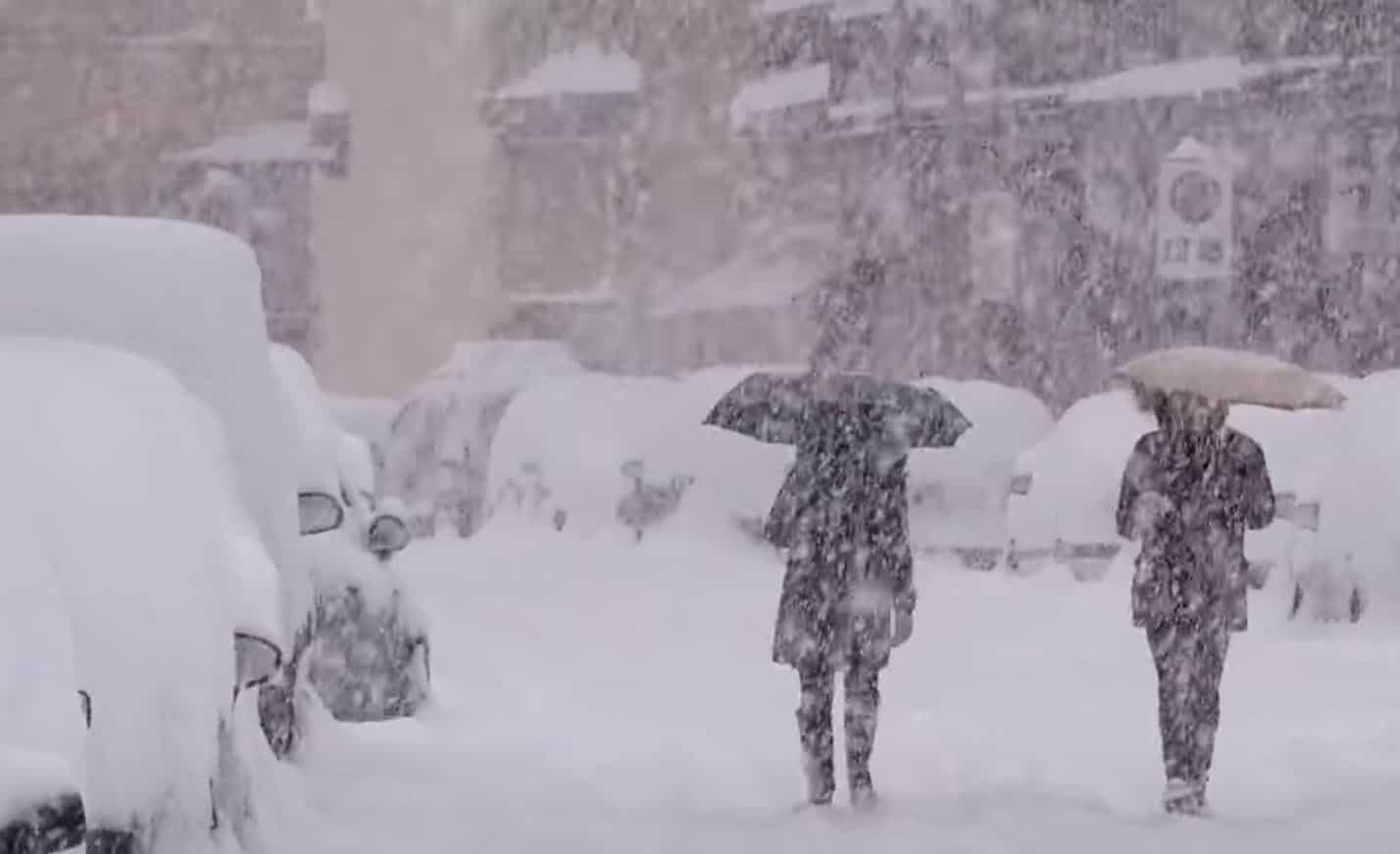 Meteo, tempeste di neve verso la Valle d’Aosta