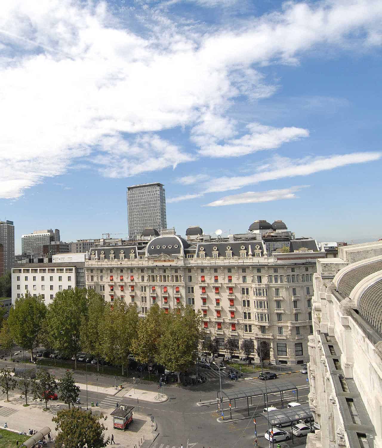Previsioni Meteo Milano: Settimana Variabile con Piogge Sparse