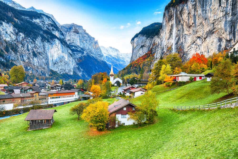 La Valle di Lauterbrunnen: Un Tesoro di Natura e Paesaggi Mozzafiato a Pochi Passi dall’Italia