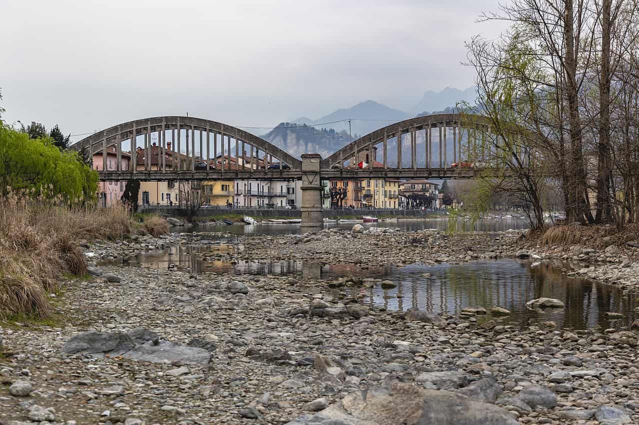 Fiume Adda all'uscita del Lago di Como, ramo di Lecc