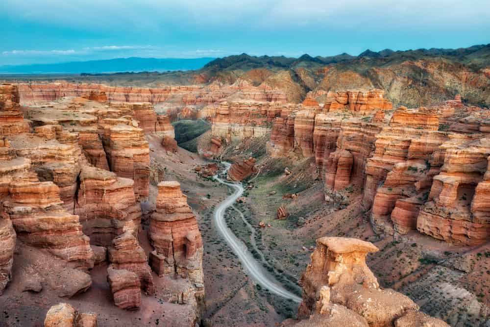 Alla Scoperta del Kazakistan: Un Viaggio Tra Natura, Storia e Cultura