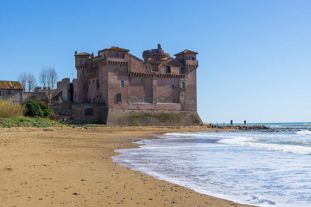 Il misterioso castello italiano sul mare: scopriamo dove si trova