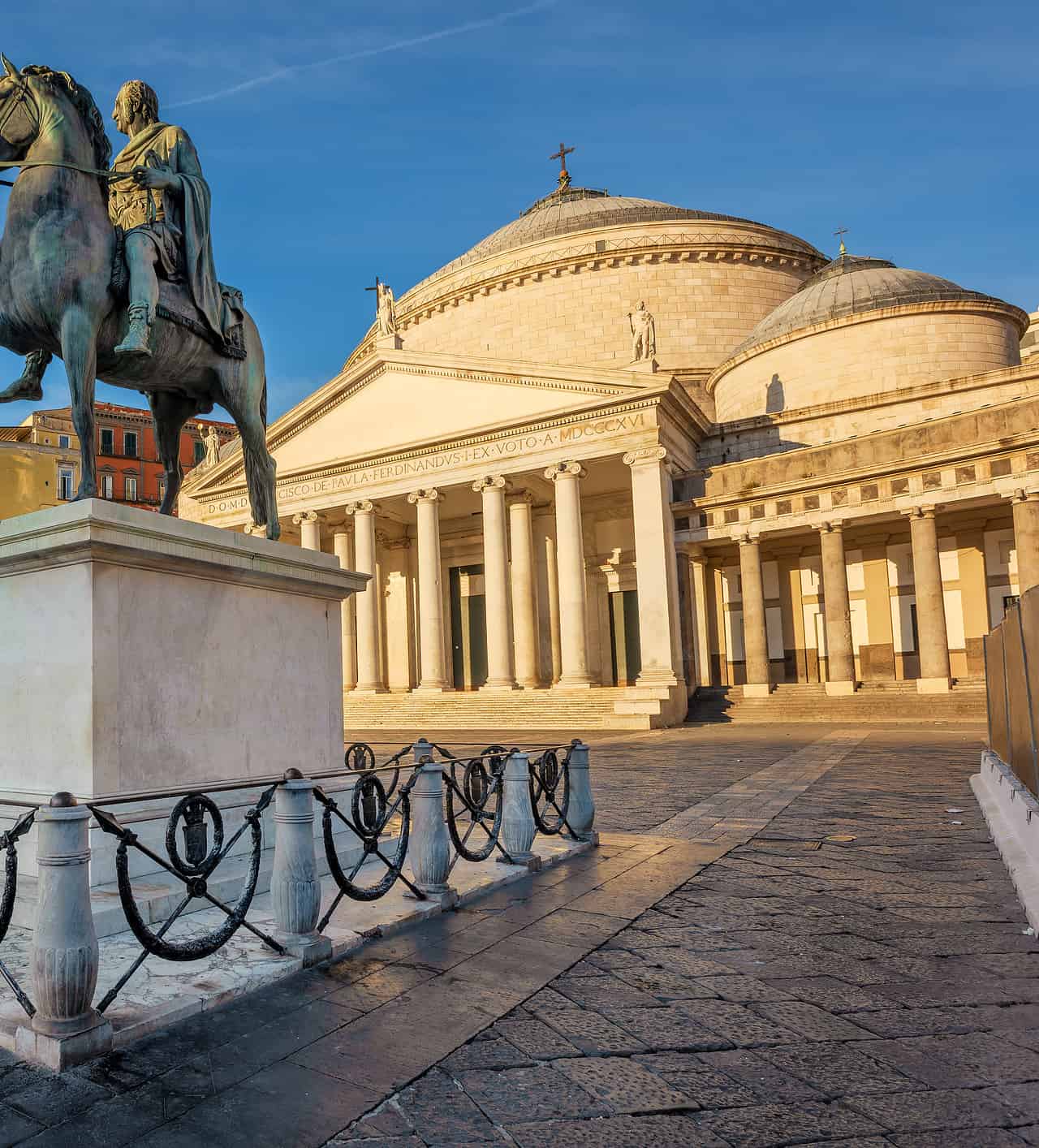 La Grande Storia di Napoli: Cultura, Siti Storici e Tradizioni