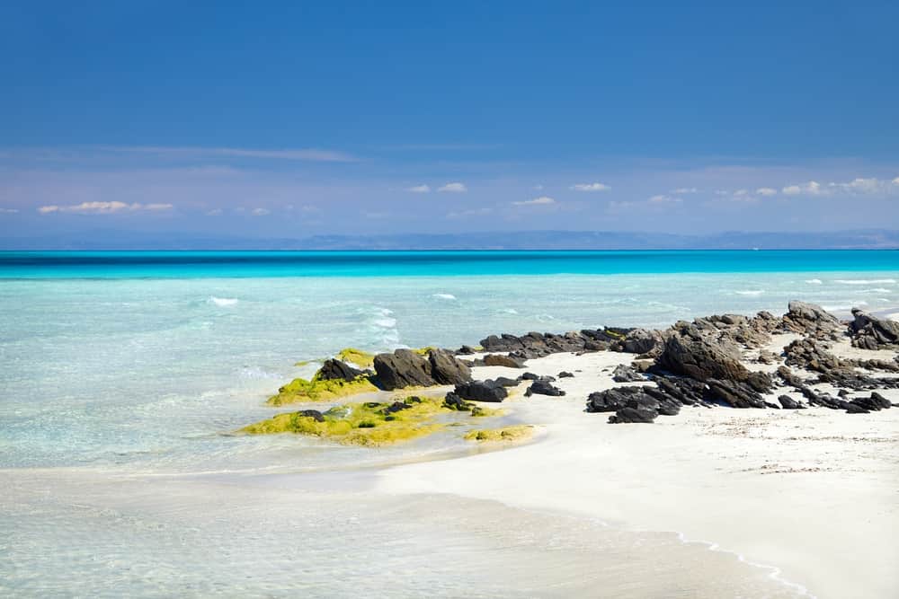 Un Paradiso dal Sabor Meditteraneo: l'Italia che ricorda le Maldive