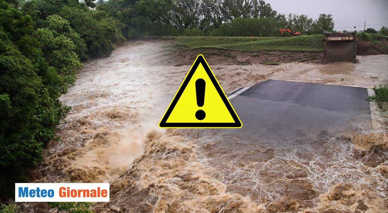 Meteo: il ciclone non si placa. Fiumi in piena, crolla un ponte