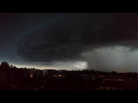 Diretta meteo dal Friuli Venezia Giulia, la supercella che porterà la grandine devastante