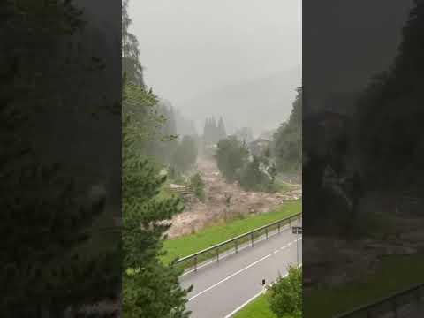 Meteo Alto Adige, nubifragio, torrenti in piena e frane. Video
