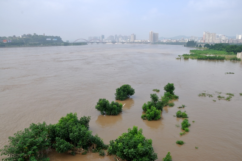 Alluvioni e frane a Xi’an, Cina: 21 morti e 6 dispersi