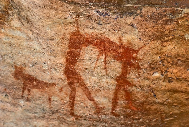 Ridefinizione della Storia: Nuove scoperte sfidano le credenze tradizionali sui ruoli di genere nella caccia preistorica