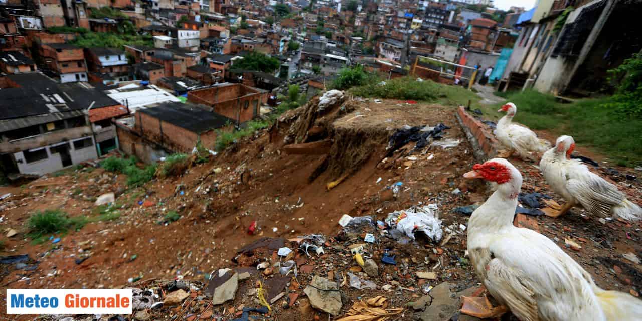 INDIA, frana in montagna nel Maharashtra: 40 case sepolte, numerose vittime