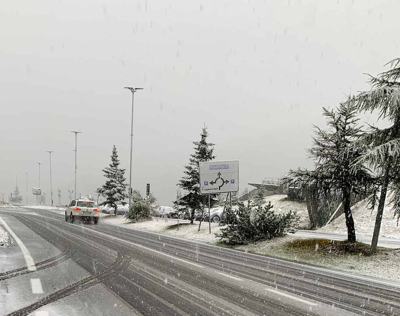 Prove d’autunno da Nord a Sud. Ancora fresco, pioggia, temporali e neve, poi importanti novità