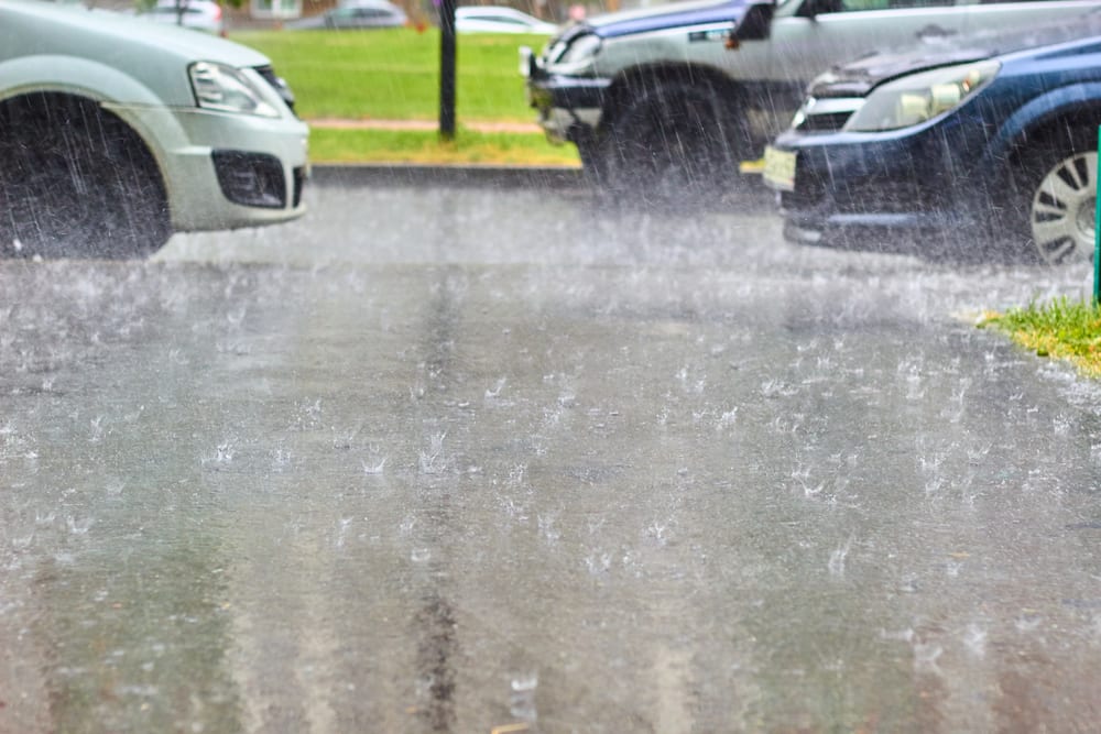 Meteo Lombardia, allerta per fiumi in piena. Piogge torrenziali, nubifragi