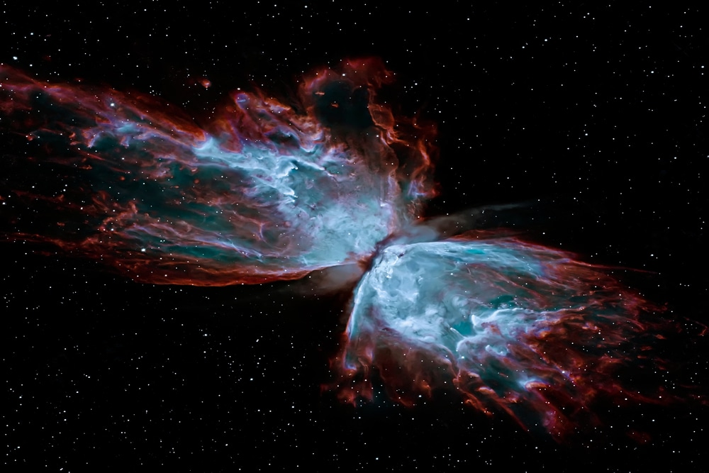 Spettacolo Stellare: ESO Immortalata la Nebulosa del “Gatto Sorridente” 5 Spettacolo Stellare: ESO Immortalata la Nebulosa del “Gatto Sorridente”