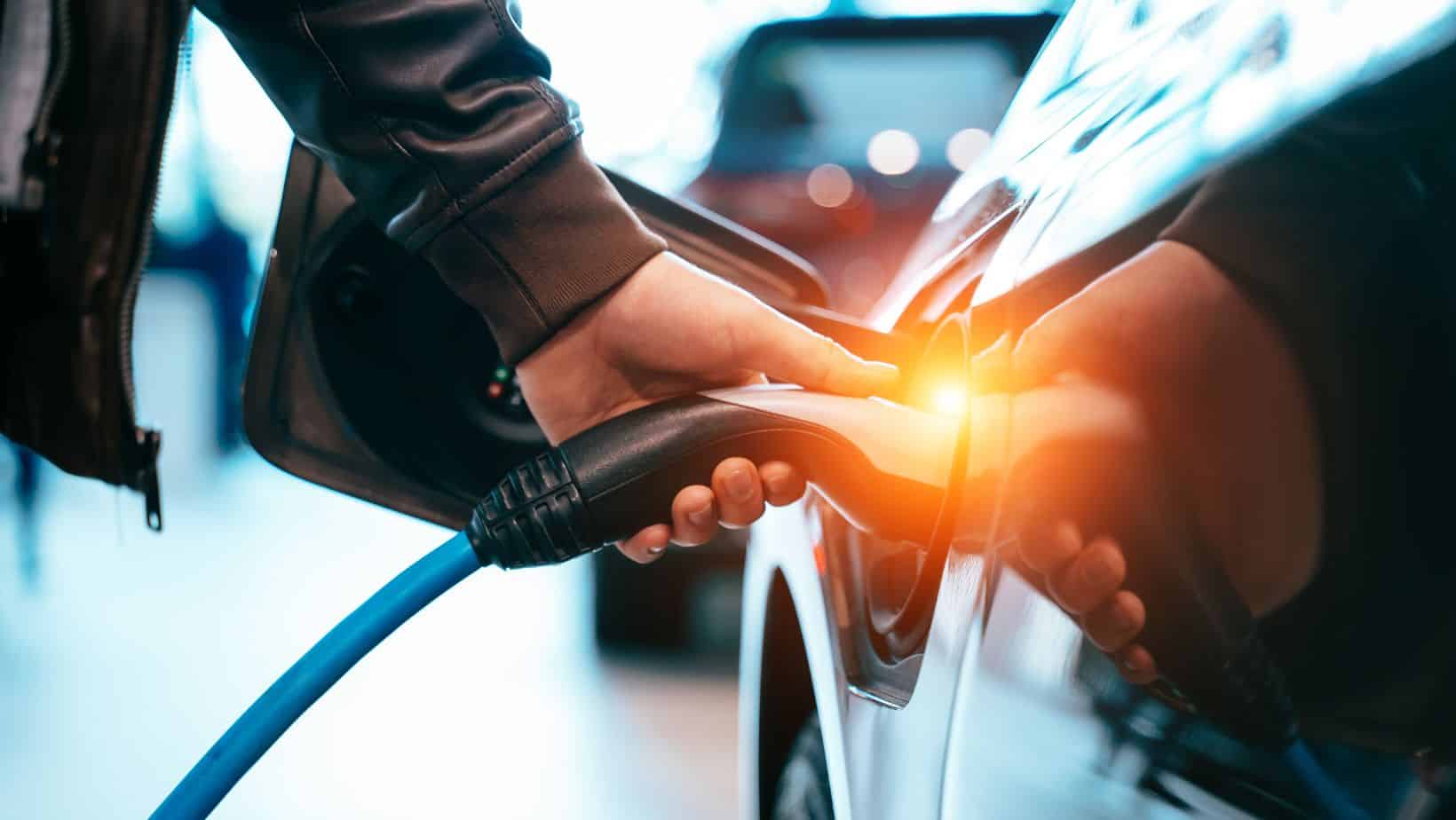 Rivoluzionando le Prestazioni delle Batterie: UCLA Svela per la Prima Volta la Vera Forma del Litio