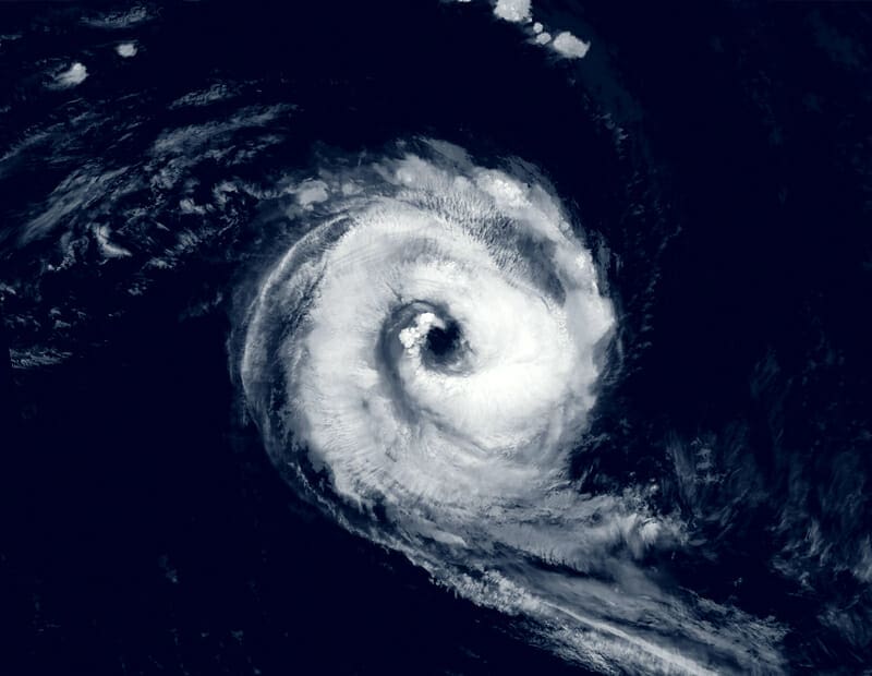 La depressione tropicale Fifteen si rafforza nell’Atlantico