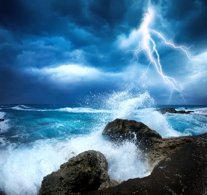 La Grecia devastata da inondazioni storiche dopo che la Tempesta Daniel scarica oltre 50 cm di pioggia