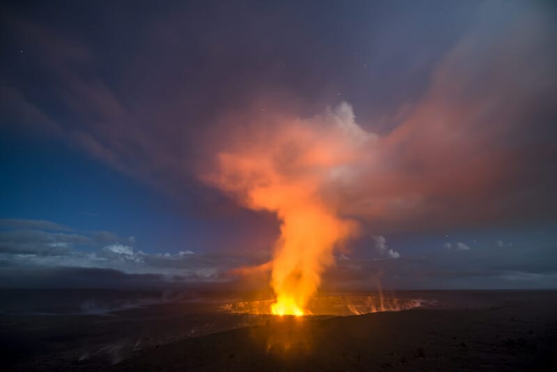 Avviso di attività del vulcano Kīlauea – stato elevato a ROSSO/ALLERTA, eruzione al vertice