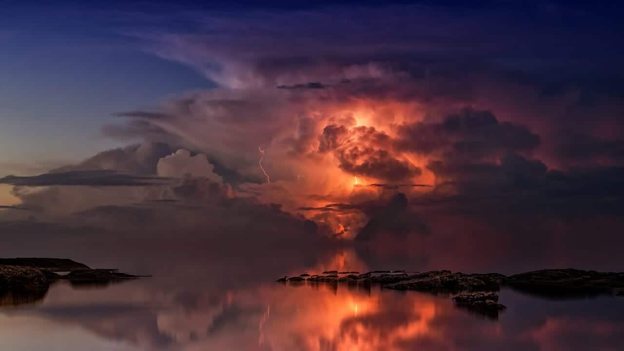 Diretta Meteo: Temporali intensi e clima autunnale colpiscono l’est della Sicilia