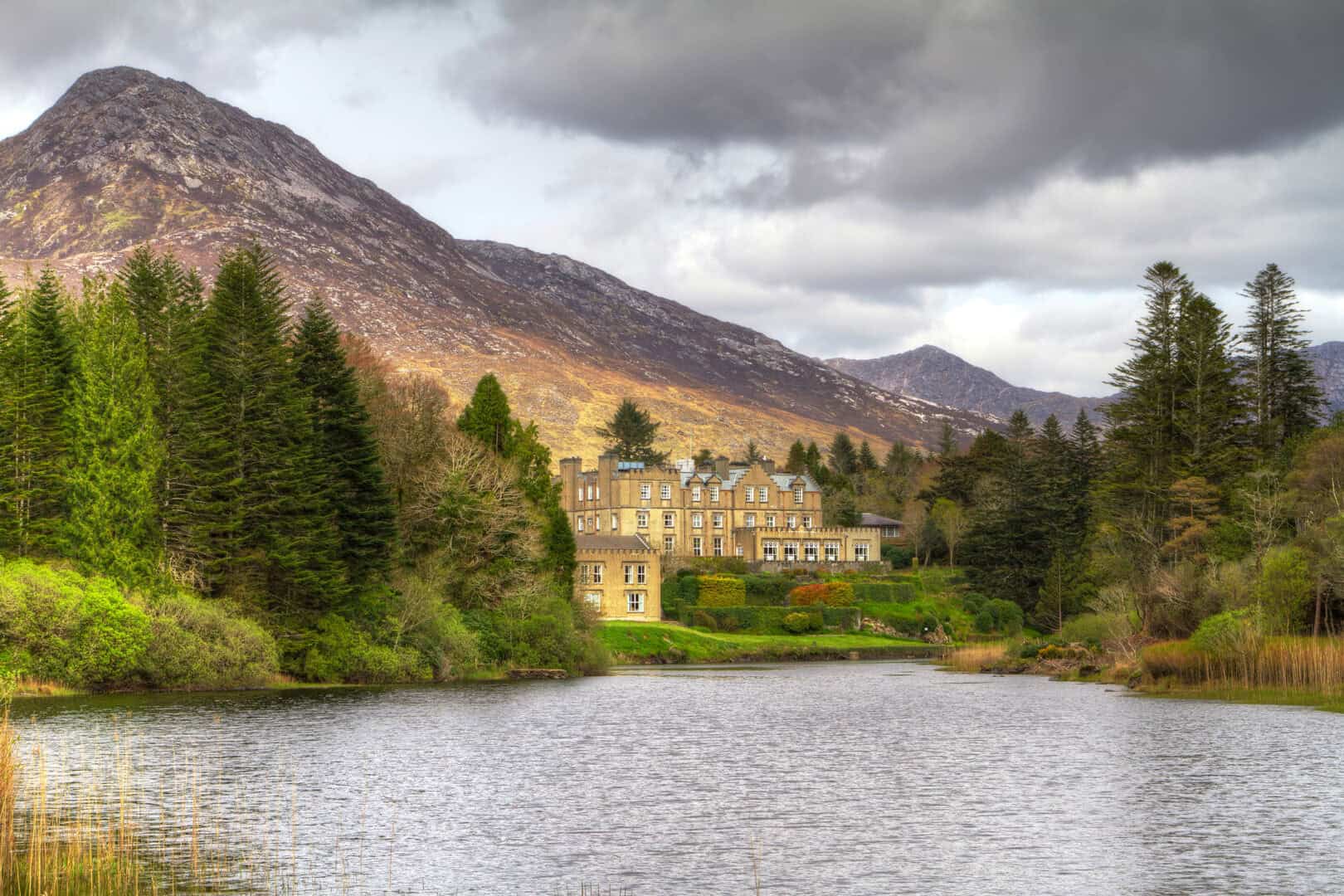 Vacanze esclusive in Irlanda: affittare un castello o visitare un set cinematografico, esperienze per tutti i gusti