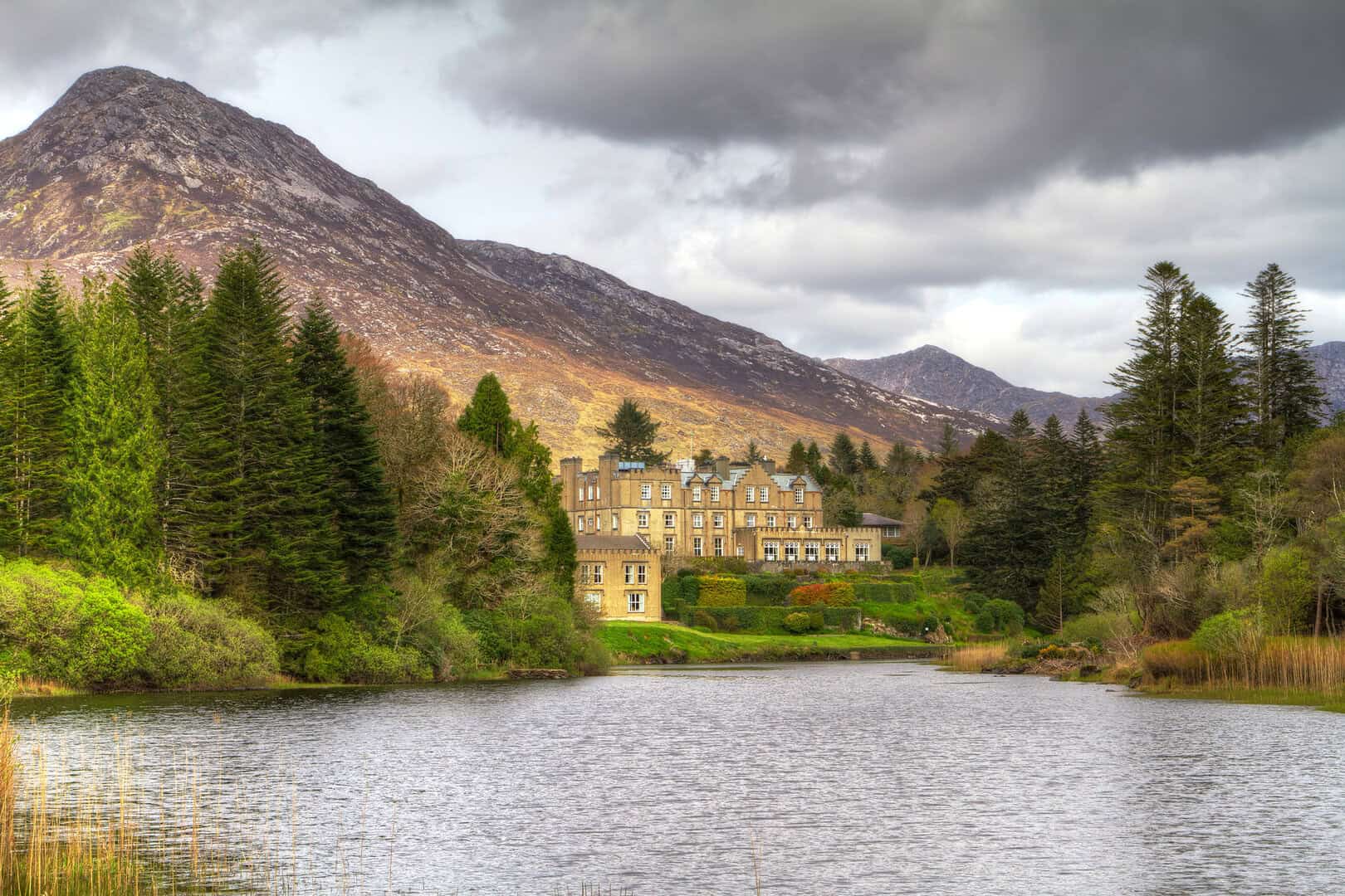Vacanze esclusive in Irlanda: affittare un castello o visitare un set cinematografico, esperienze per tutti i gusti