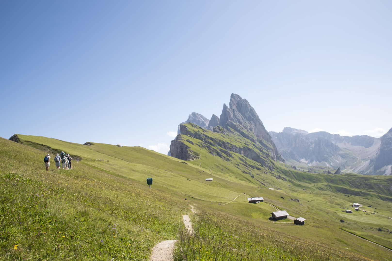 Vacanza in Trentino: cinque percorsi di trekking imperdibili sulle Dolomiti