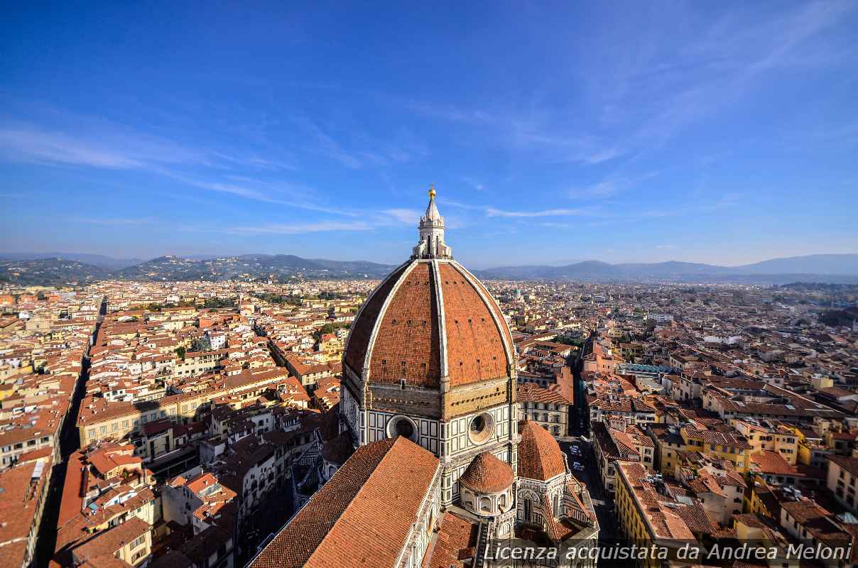 Meteo Firenze: nuvole e pioggia in arrivo, preparatevi a vento forte