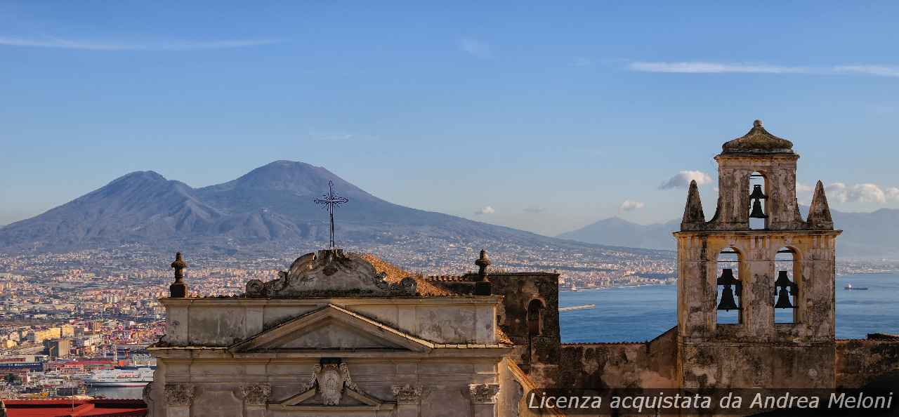 Meteo Napoli: sole e vento nei prossimi giorni, temperature in aumento