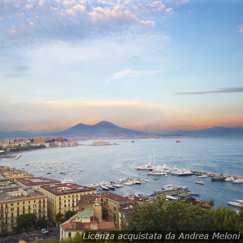 Meteo Napoli: sole e vento nei prossimi giorni, temperature in aumento