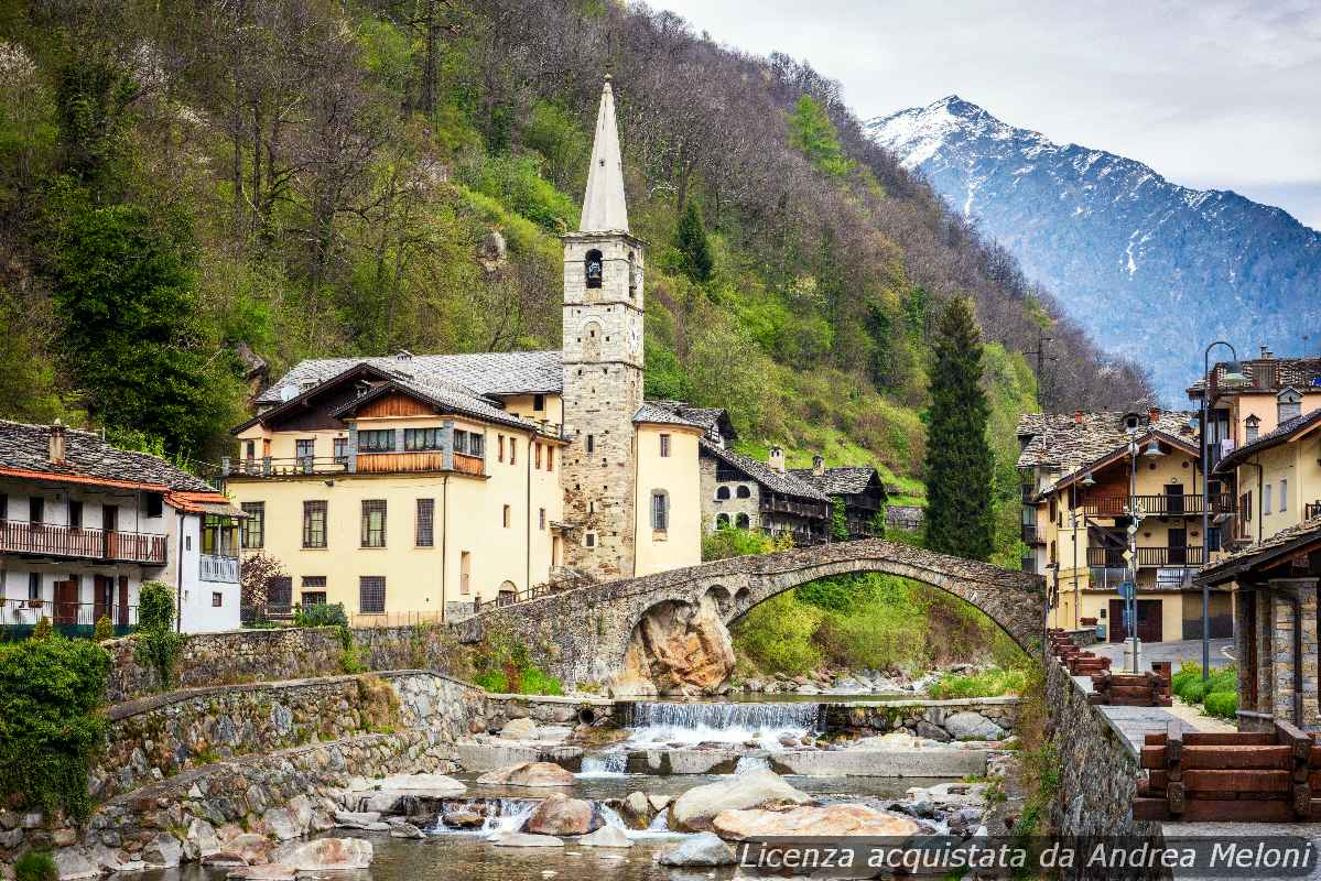 Meteo Aosta: nubi e vento oggi, piovaschi in arrivo