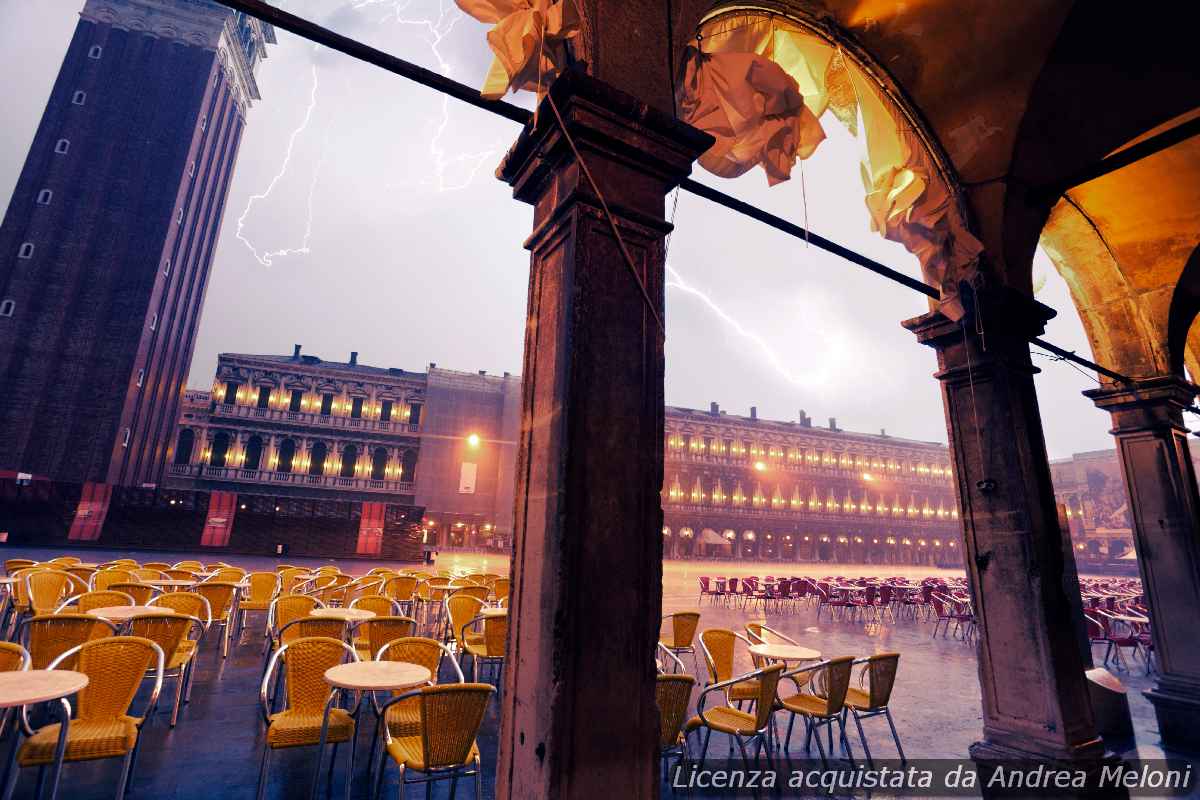 Meteo Venezia: nubi sparse oggi, seguite da foschia leggera nei prossimi giorni