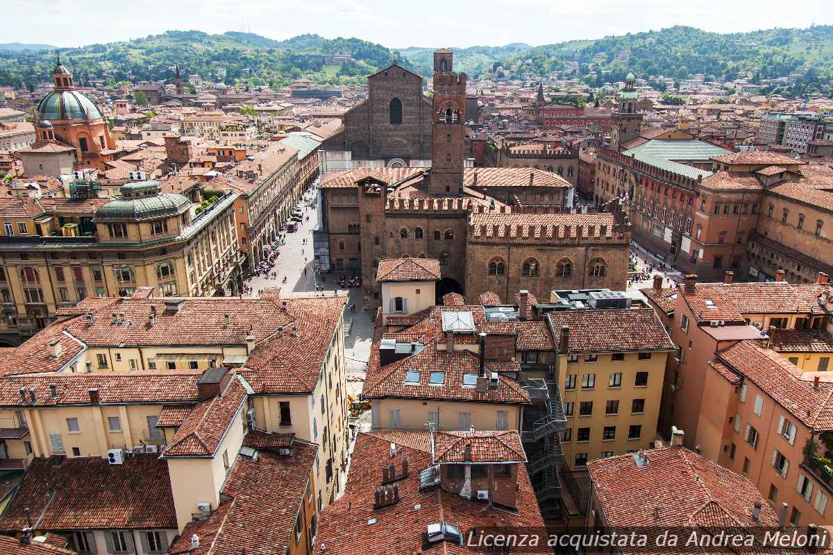Meteo Bologna: sole e nuvole si alternano, temperature in aumento