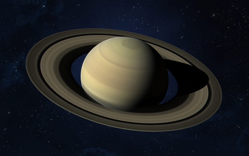 Lo spettacolo stagionale di Saturno: la visione ultra nitida di Hubble rivela il fenomeno dei raggi
