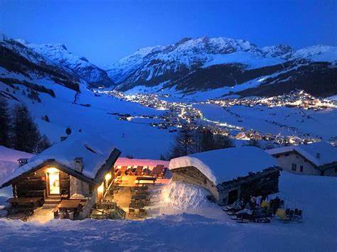 L’inverno persiste sulle Alpi di confine con una splendida nevicata a Livigno