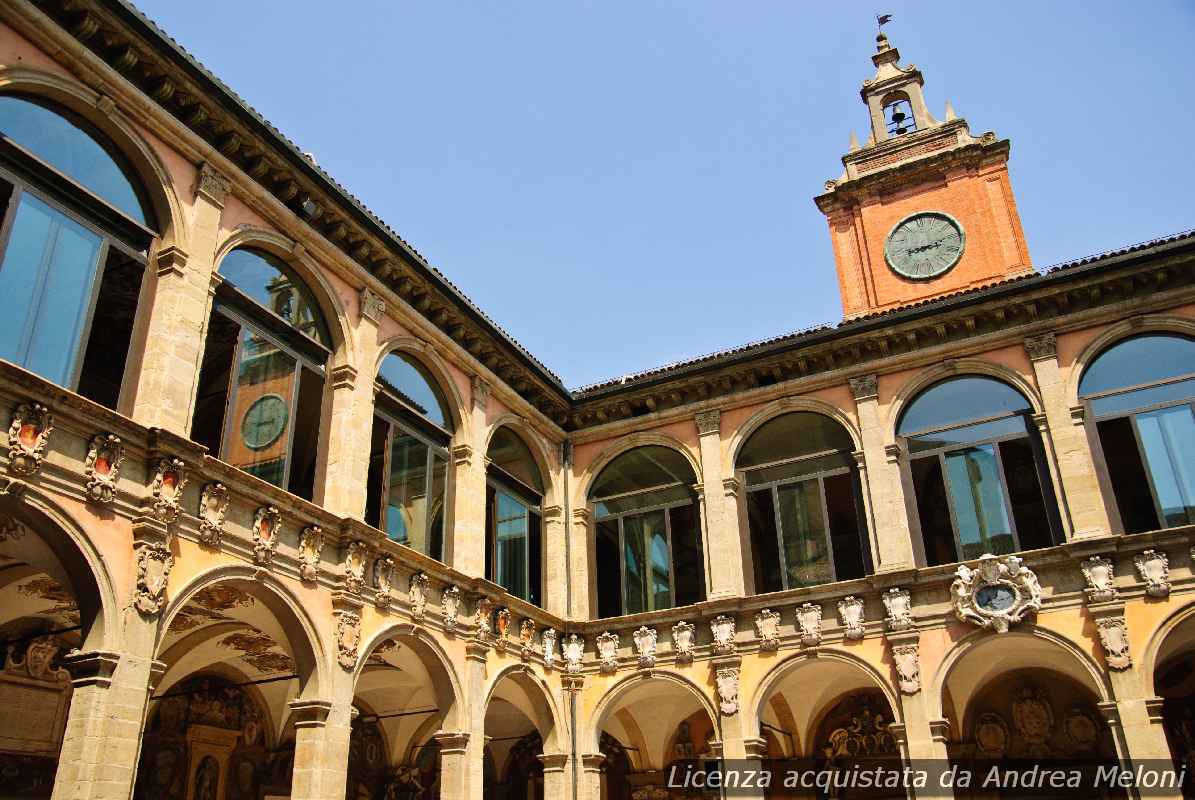 meteo-bologna:-nuvole-e-vento-in-arrivo,-preparatevi-per-un-weekend-grigio-e-movimentato