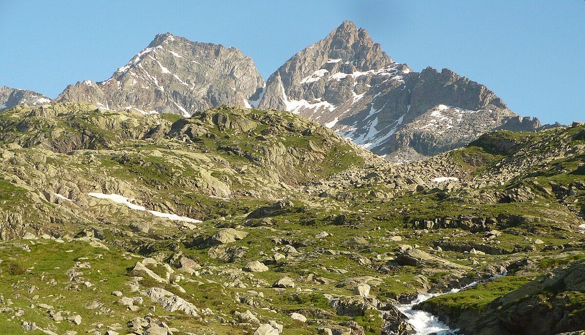 Monveso di Forza: la montagna sacra per tutti, atei, credenti e sportivi