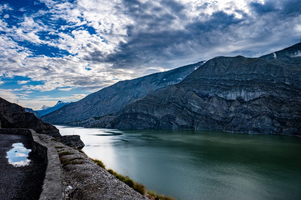 Miglioramento del maltempo in Svizzera-ma il lago Neuchâtel è ancora in crescita